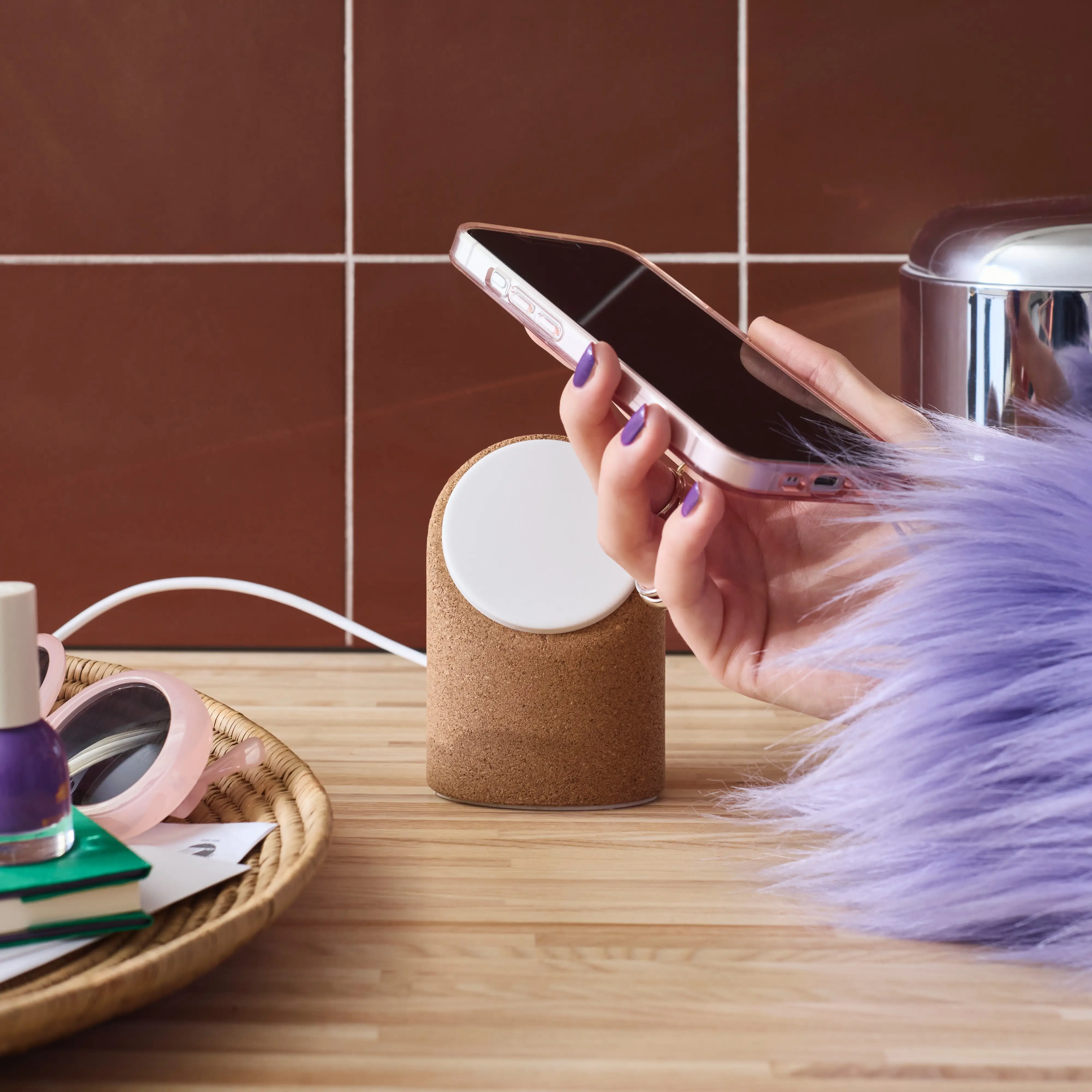 VÄSTMÄRKE Wireless Charging Stand 4