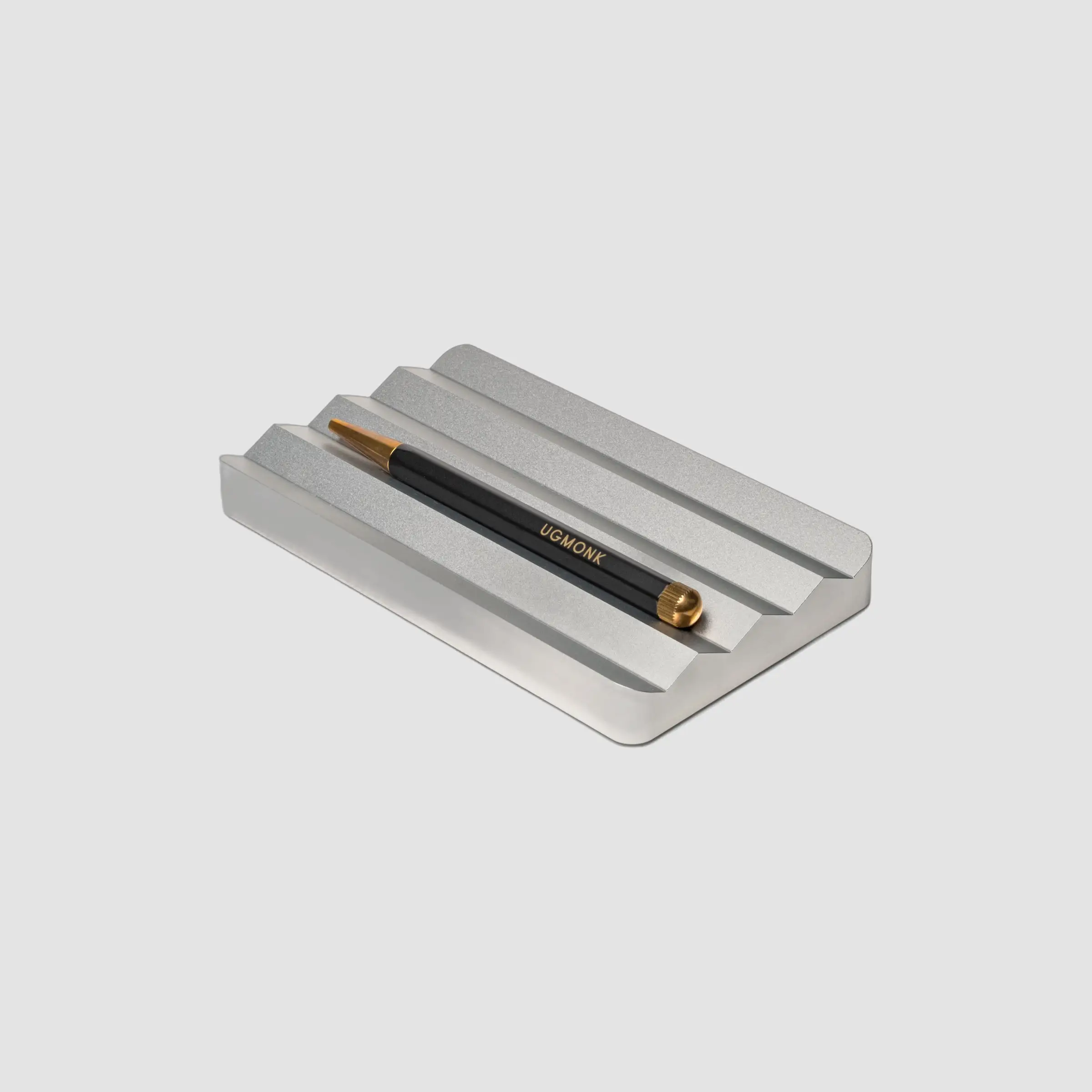 Analog Multi Pen Tray Silver